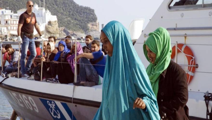 http://www.defencenet.gr/defence/sites/default/files/styles/830x420/public/GALLERY/number-of-irregular-immigrants-spikes-fivefold.w_hr.jpg