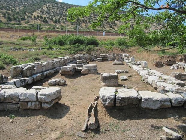 naos-avlidias-artemidos