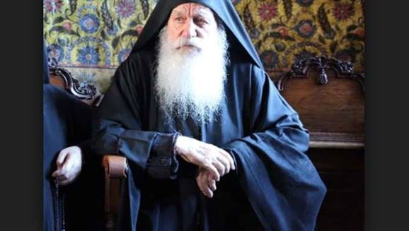 https://www.pentapostagma.gr/wp-content/uploads/2018/09/gerontas-danihl.jpg