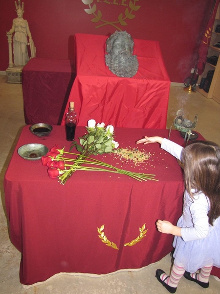 http://www.ysee.gr/images/12742105_10154753783632195_7970686513528659033_n-web.jpg